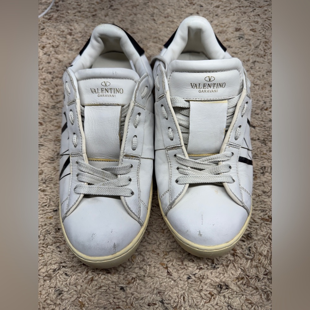 Valentino Garavani white sneakers size 40